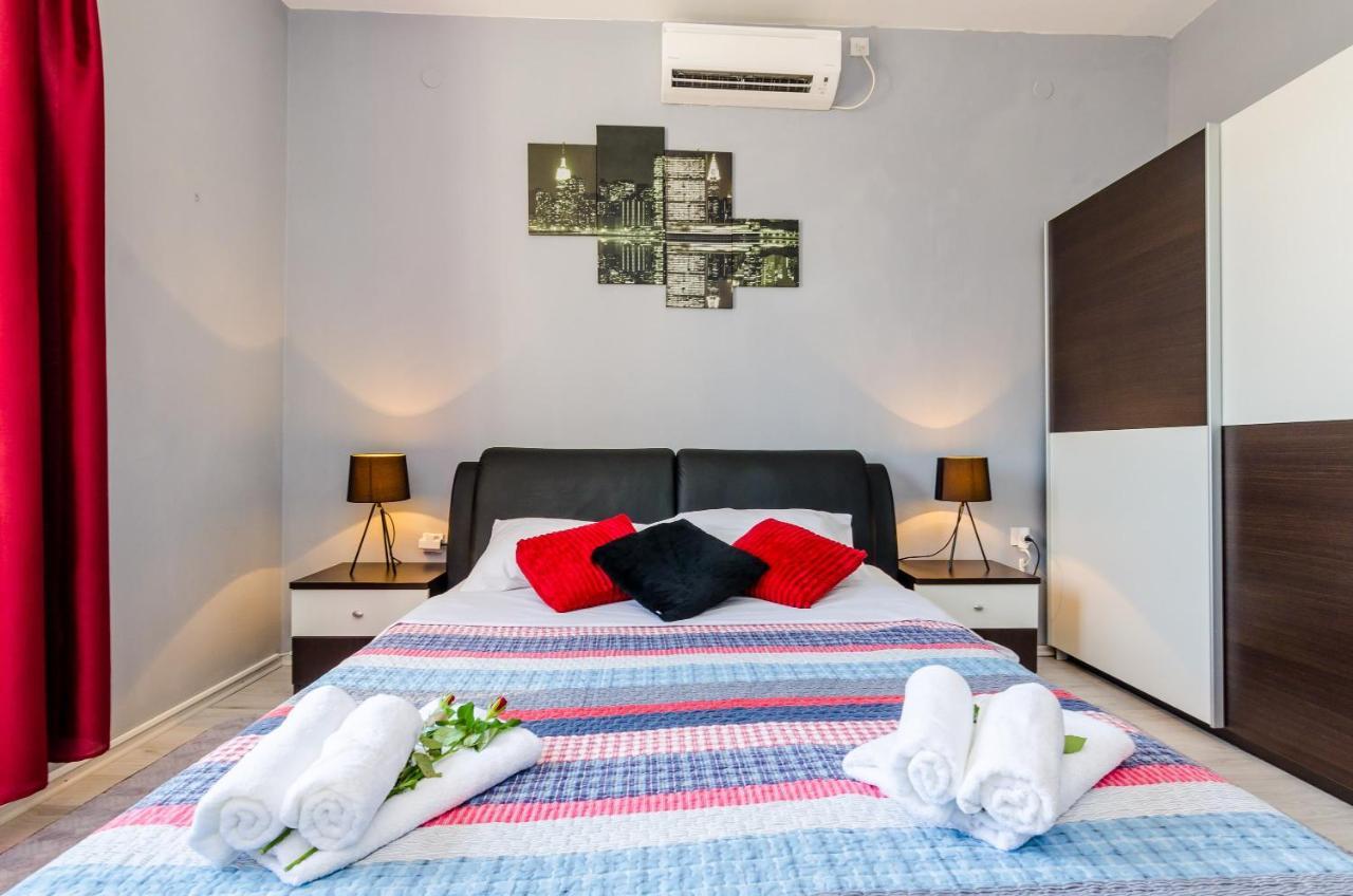 מליני Holiday Home Lungo Mare מראה חיצוני תמונה