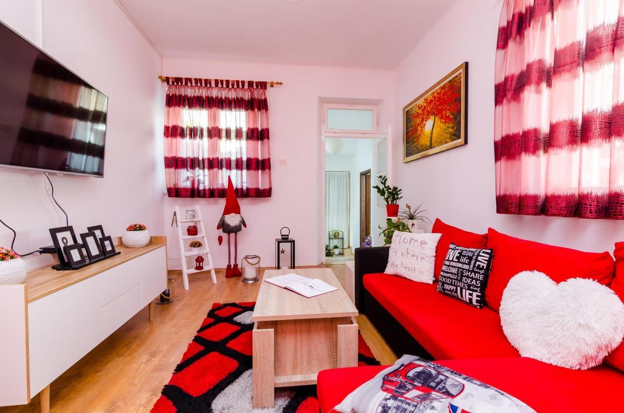 מליני Holiday Home Lungo Mare מראה חיצוני תמונה