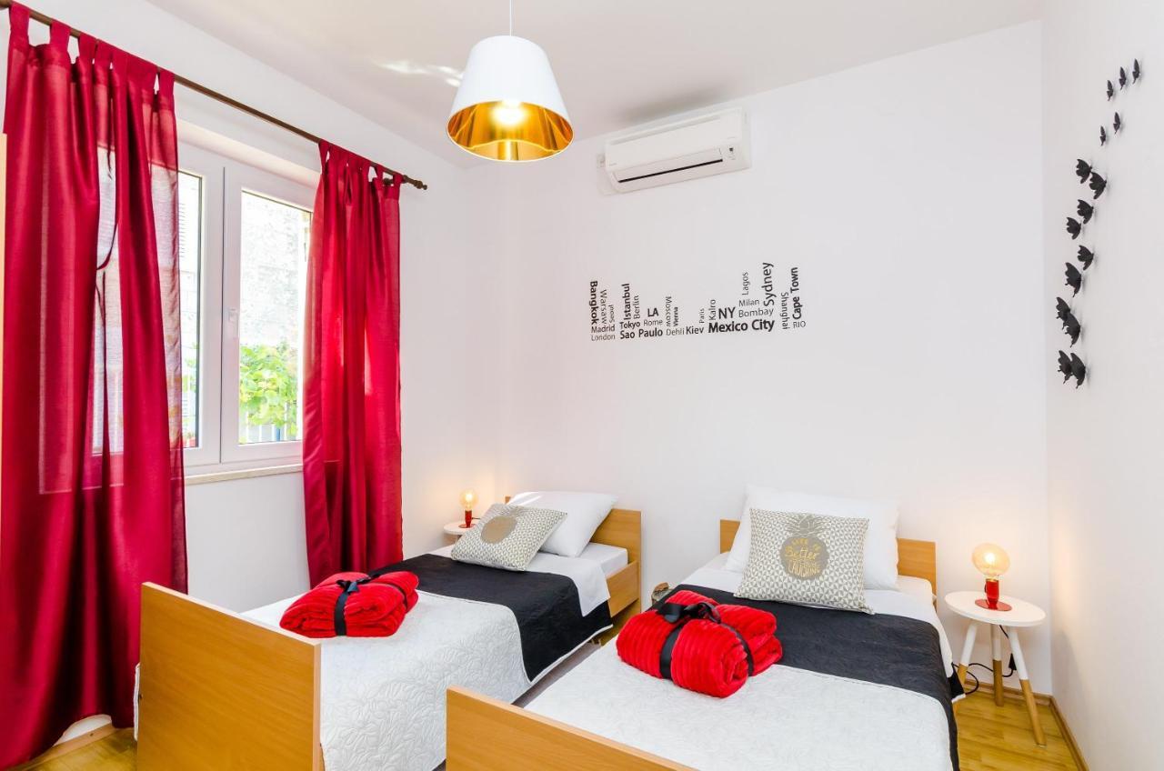 מליני Holiday Home Lungo Mare מראה חיצוני תמונה