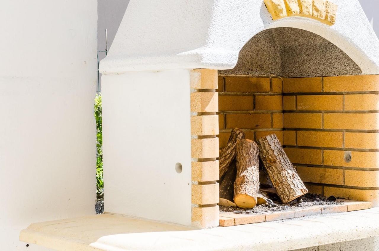 מליני Holiday Home Lungo Mare מראה חיצוני תמונה