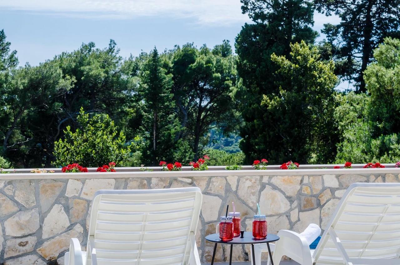 מליני Holiday Home Lungo Mare מראה חיצוני תמונה