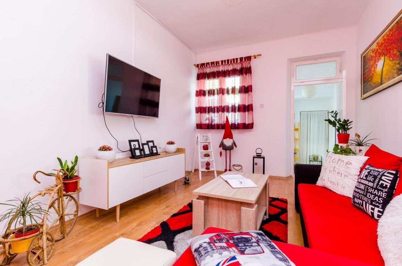 מליני Holiday Home Lungo Mare מראה חיצוני תמונה