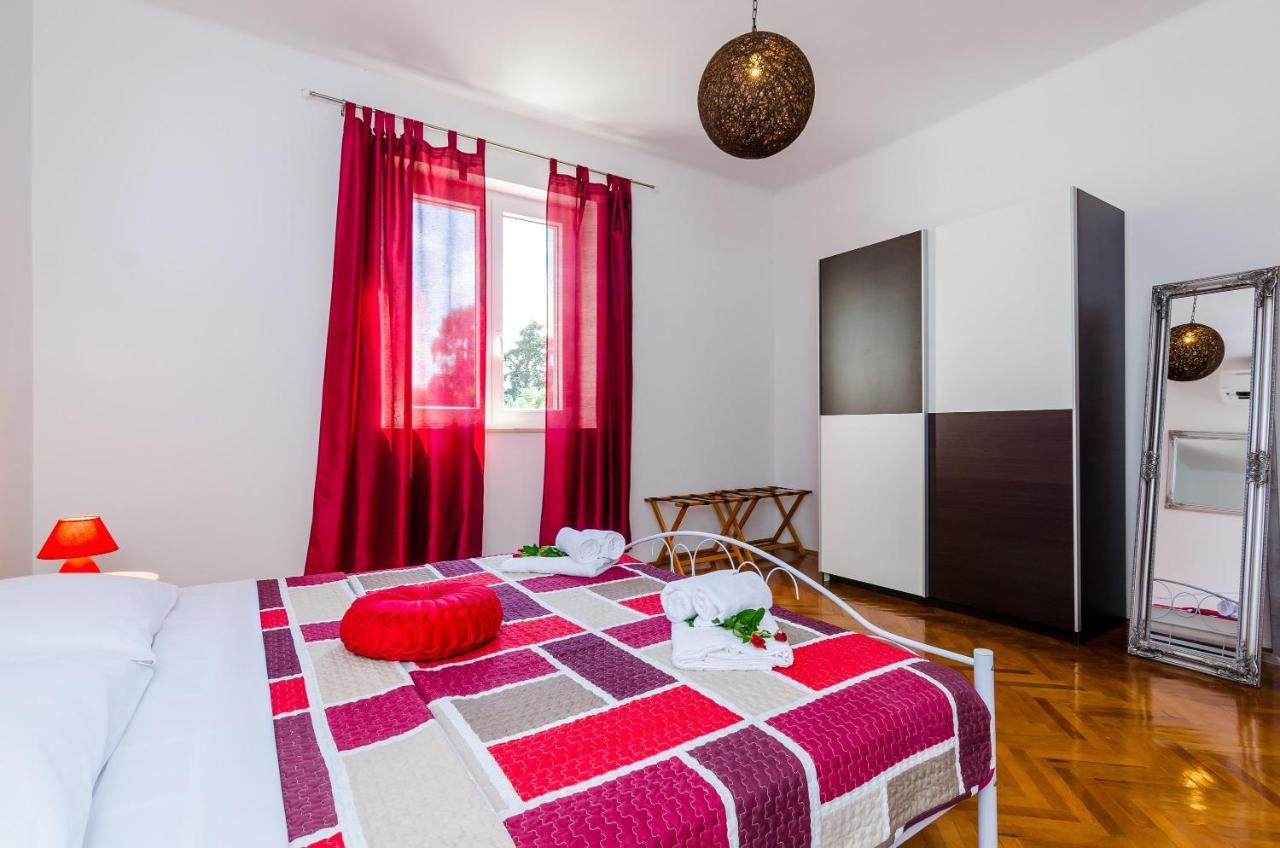 מליני Holiday Home Lungo Mare מראה חיצוני תמונה