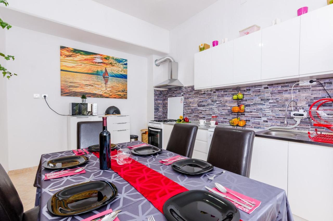 מליני Holiday Home Lungo Mare מראה חיצוני תמונה
